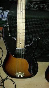 squier.jpg