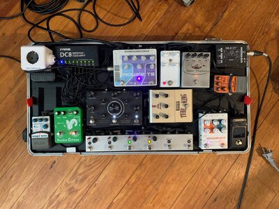 2023-11-12_Pedalboard.jpg