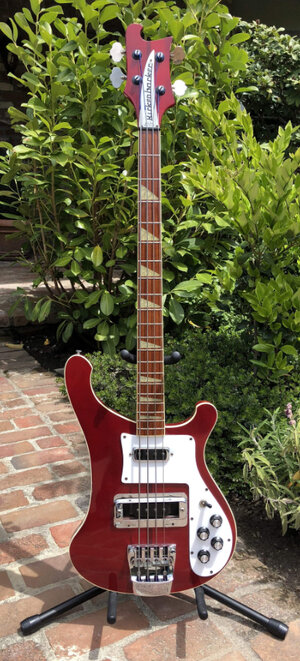 SUCHE: Rickenbacker 4001 (oder 4003) Burgundyglo