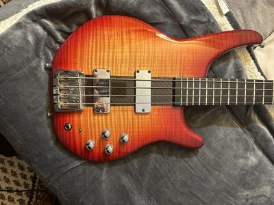 Status Eclipse Limited 4Seiter Bass