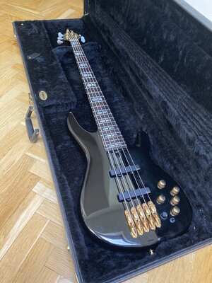 E-Bass Yamaha BBNE2 Nathan East Black