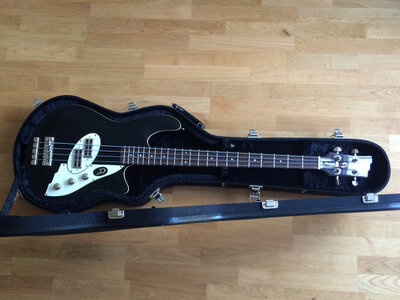 Duesenberg D-Bass_med_ - 1.jpg