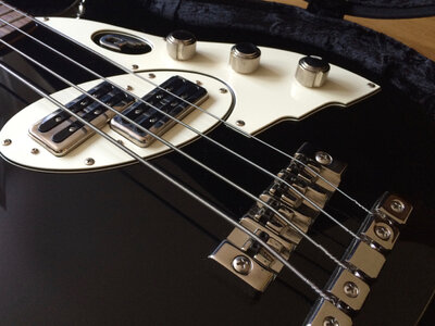 Duesenberg D-Bass_med_ - 5.jpg