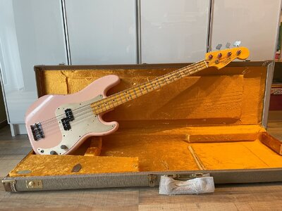 Leckerbissen: Fender CS 59´ Preci in Shell Pink (Hardcore Aged)