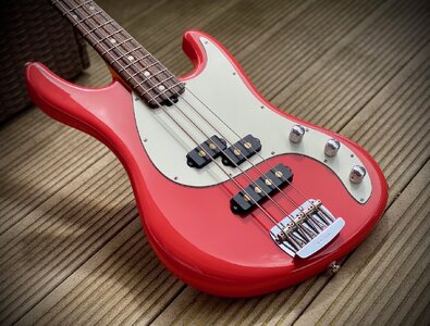 Ernie Ball Musicman Caprice Bass zu verkaufen