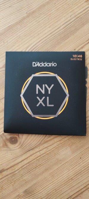 Daddario NYXL1046 - Achtung Gitarristen -Tausch gegen Bass-Saiten mit Wertausgleich
