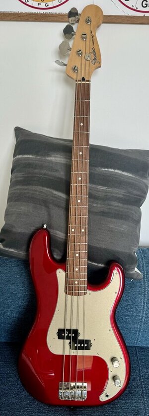 Fender Precision Bass MIJ Candy Apple Red