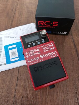 Boss RC-5 (new and boxxed)