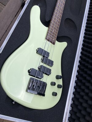 Warwick Streamer 1984 #167 3,1Kg Refinished Mint Green