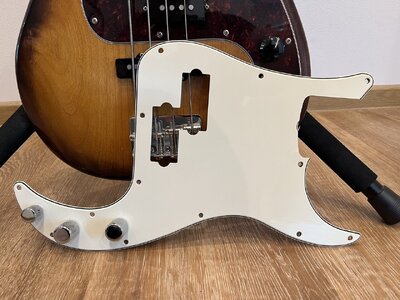 Fender PJ FSR (24).JPG