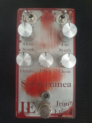 bassena Iron Ether Subterranea, analog synth/octave pedal