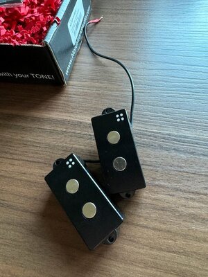 Sandberg V-4 Split Coil Pickup. Precision Style