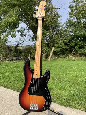 Fender American Professional II Precision Bass inkl. Original Deluxe Molded Case