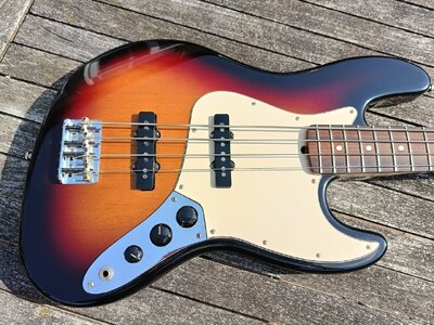 Fender American Jazz Bass with S1 2005 (Sunburst)