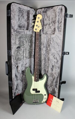 SUCHE: Fender Professional Precision Antique Olive