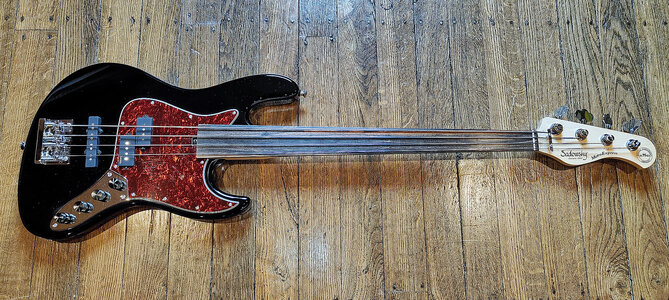 Wie neu: Sadowsky RSD MetroExpress 21 Hybrid PJ 4 Fretless mit Upgrades im Wert von über 585 € !!!