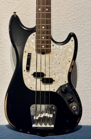 Fender Mustang Justin Meldal Johnsen Signature Shortscale Bass