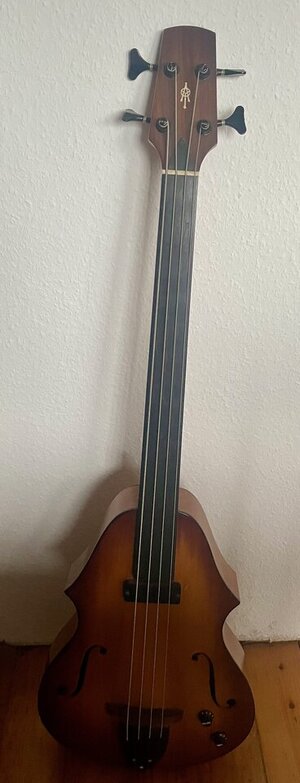 Alvarez by Kazuo Yairi, fretless acoustic super-bass