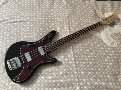 Nordstrand Acinonyx V1 Shortscale Bass (Cat Bass) + Nordy Mute Bag & Saiten