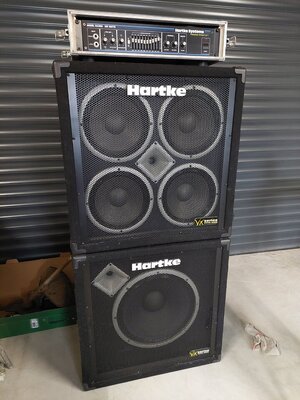 Hartke Full-Stack -> HA3500 Amp im Flightcase, VX410 Box, VX115 Box, Boxenkabel - VHB