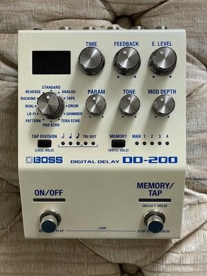 Boss Delay DD 200