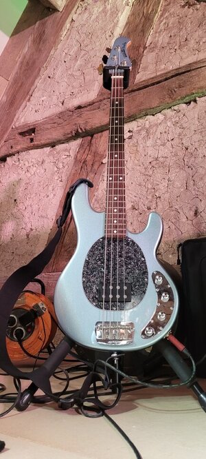 Music Man Stingray 3H Ice Blue