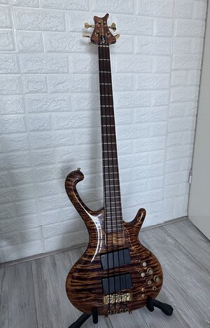 Ritter Roya 4 string