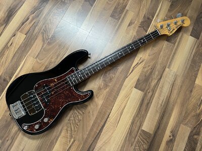 Squier JV Precision 1983