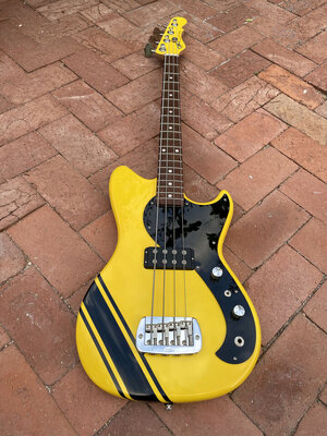 SUCHE: G&L Fullerton Deluxe Fallout Launch Edition Yellow