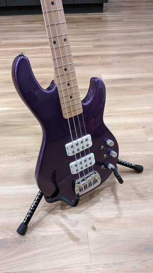 G&L USA L2000 Metallic Purple Custom E-Bass inkl Koffer