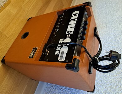 2024-10_Roland-30W-Combo_2.jpg