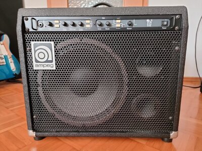 Ampeg B1 Combo