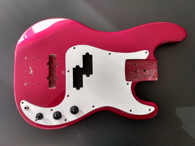 Bass Body PJ Style metallic rot