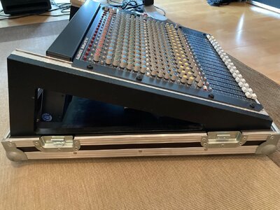 Allen & Heath WZ4 16:2 Mischpult inkl. Thon Case + Multitrack USB Modul