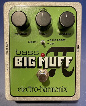 Electro-Harmonix bass Big Muff Pi