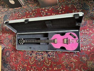 Höfner Violin Bass 500/1 - Gold Label Pink Made in Germany