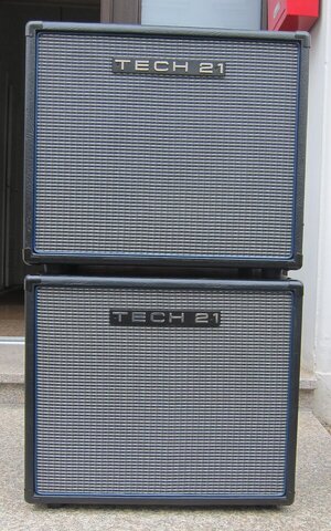 2 Stück Bass Boxen Tech 21 B112-VT 1x12