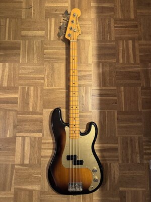 57er Squier Precision Bass JV Serie 1982 Sunburst