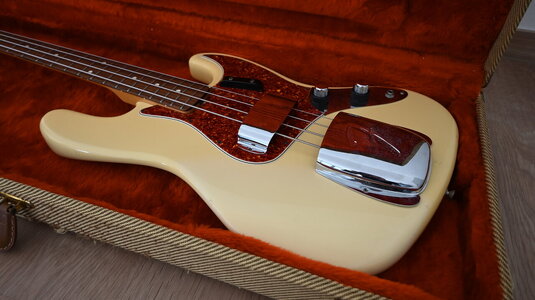 F/S  1983 FENDER JAZZ FULLERTON AVRI '62