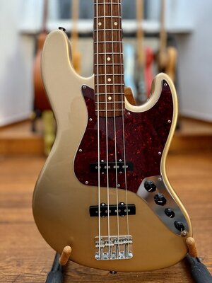 Suhr Classic J Bass Shoreline Gold 2009