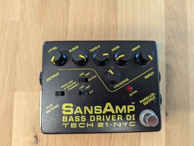 Tech21 NYC SansAmp Bass Driver DI V1 Distortion Pedal