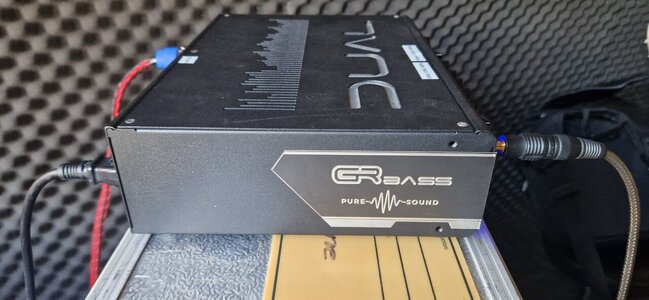 GRBass DUAL 800 Bassamp mit Fußleiste und Tasche - reserviert  für Marc