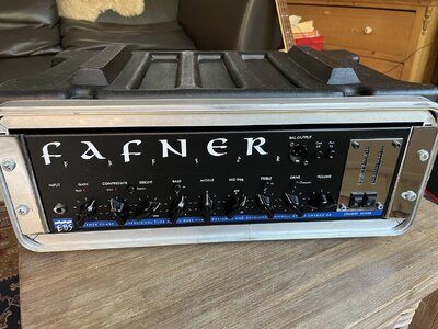 EBS Fafner und Peavey Tmax bass-tops