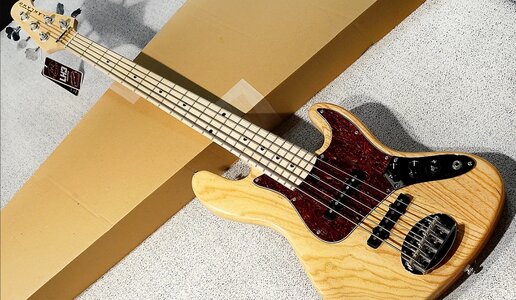 Suche Lakland Skyline 55-60 Natural / Maple FB