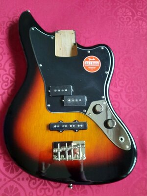 Squier CV Jaguar Bass 3-SB Korpus - Full loaded