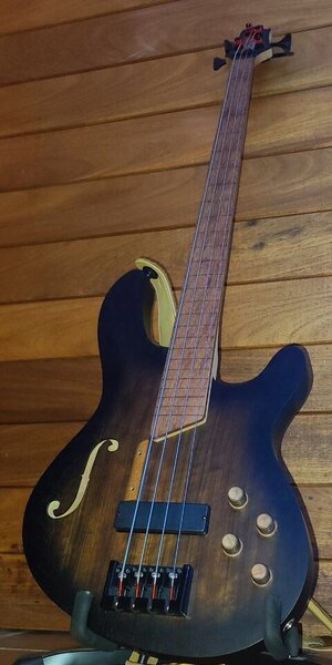 Cort B4 FL MHPZ Fretless Bass