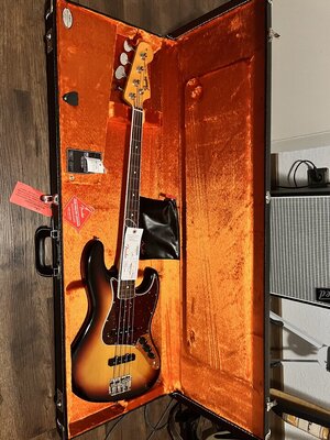 Fender American Vintage II 1966 Jazz Bass, 3-Color Sunburst