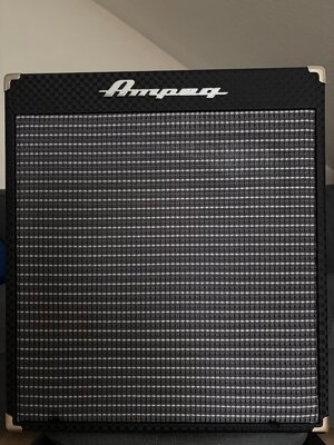 Ampeg RB-110