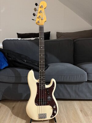 Fender Vintera II '60s Precision bass