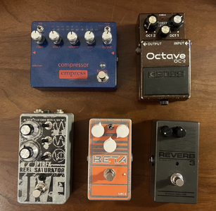 Boss OC-2 / Empress Compressor / Solidgoldfx Beta / Hermida Reverb / JPTR FX Jive